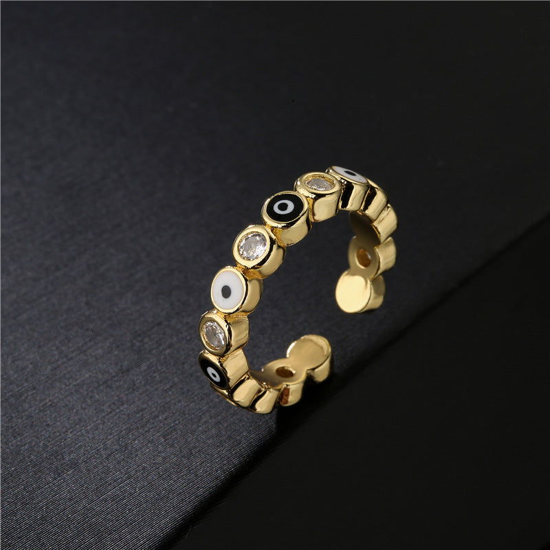 Anillo de circonita con forma de ojo de diablo que gotea