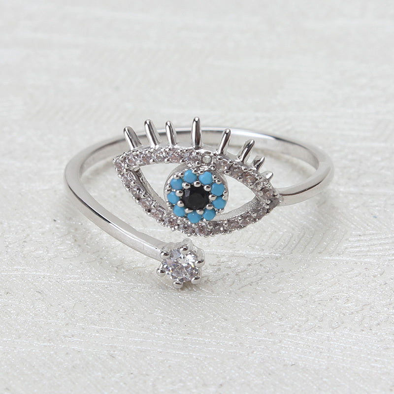 Anillo de diamantes con diseño de mal de ojo